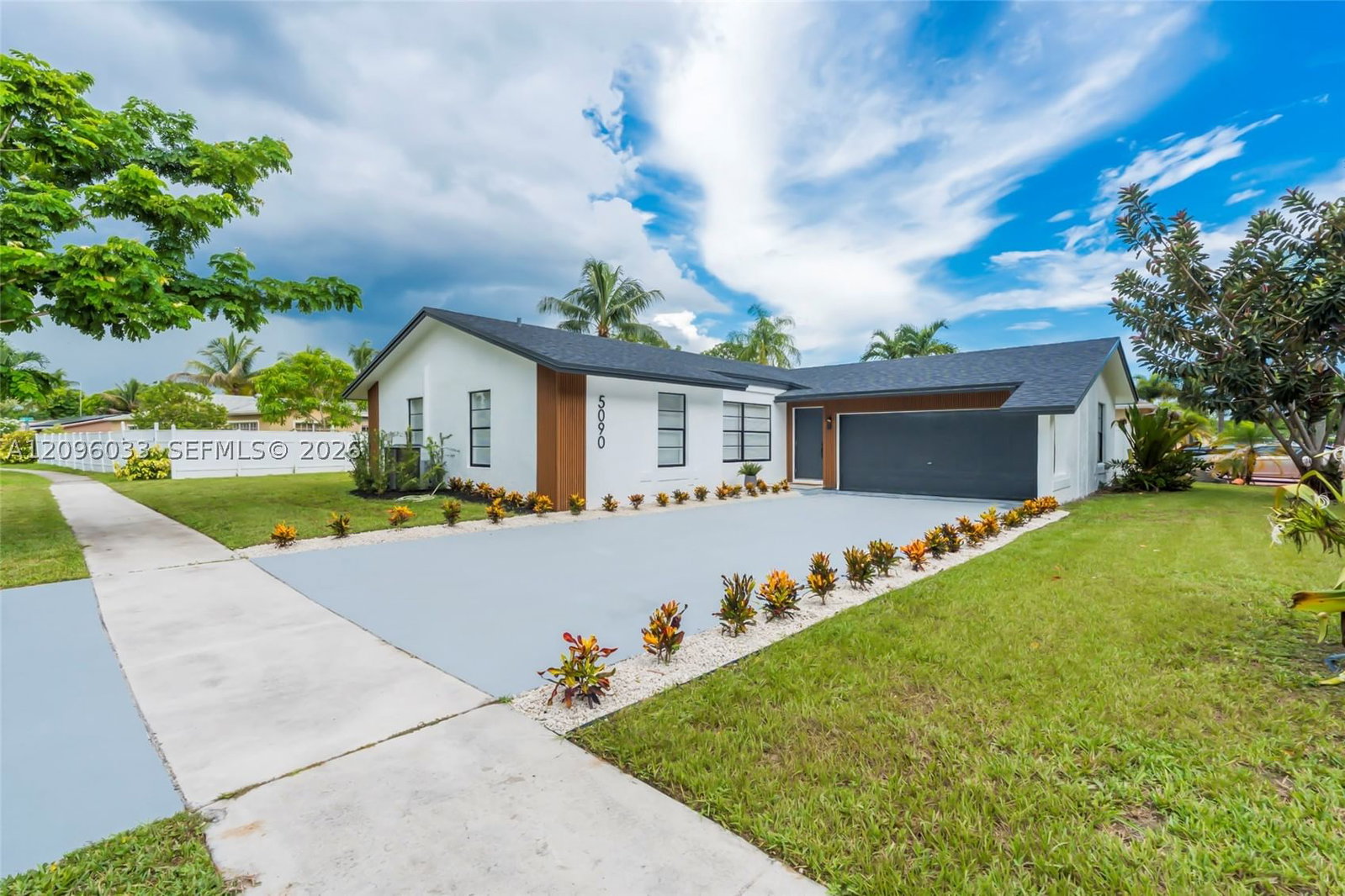 Real estate property located at 5090 11th St, Broward, Oakland Hills 1st Sec, Margate, FL