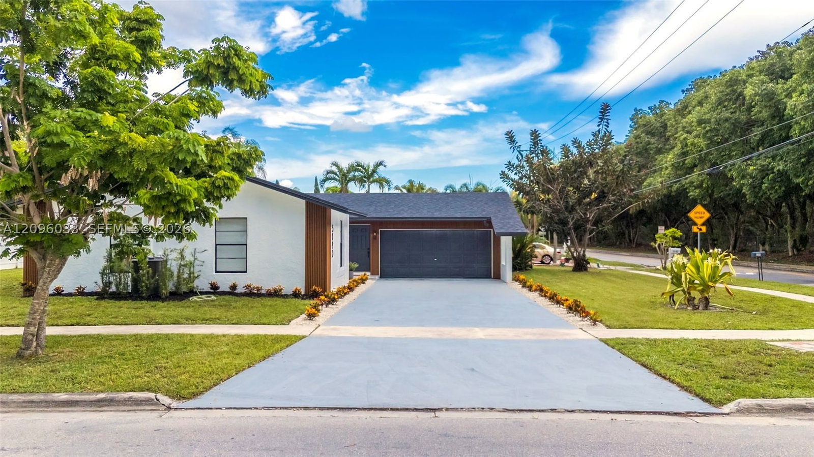 Real estate property located at 5090 11th St, Broward, Oakland Hills 1st Sec, Margate, FL