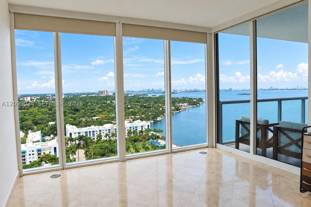 Real estate property located at 601 36th St #2004, Miami-dade, Blue Condo, Miami, FL