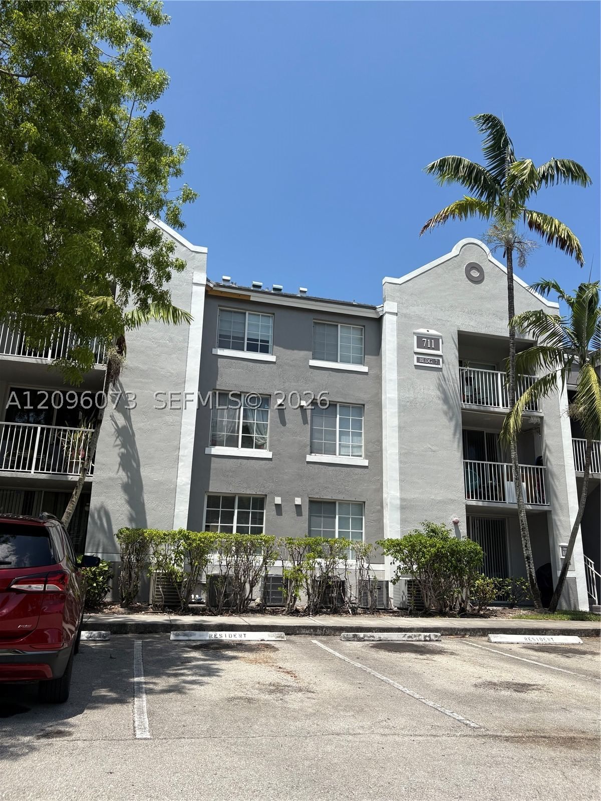 Real estate property located at 711 111th Way #202, Broward, Devonaire Condo At Pembro, Pembroke Pines, FL