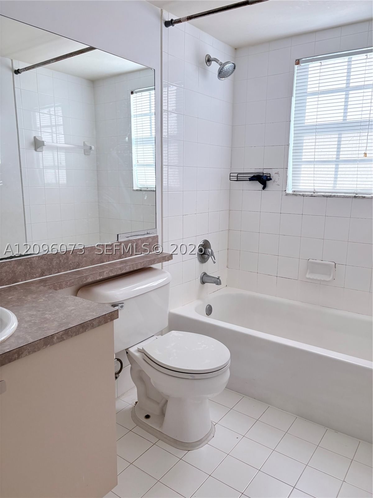 Real estate property located at 711 111th Way #202, Broward, Devonaire Condo At Pembro, Pembroke Pines, FL