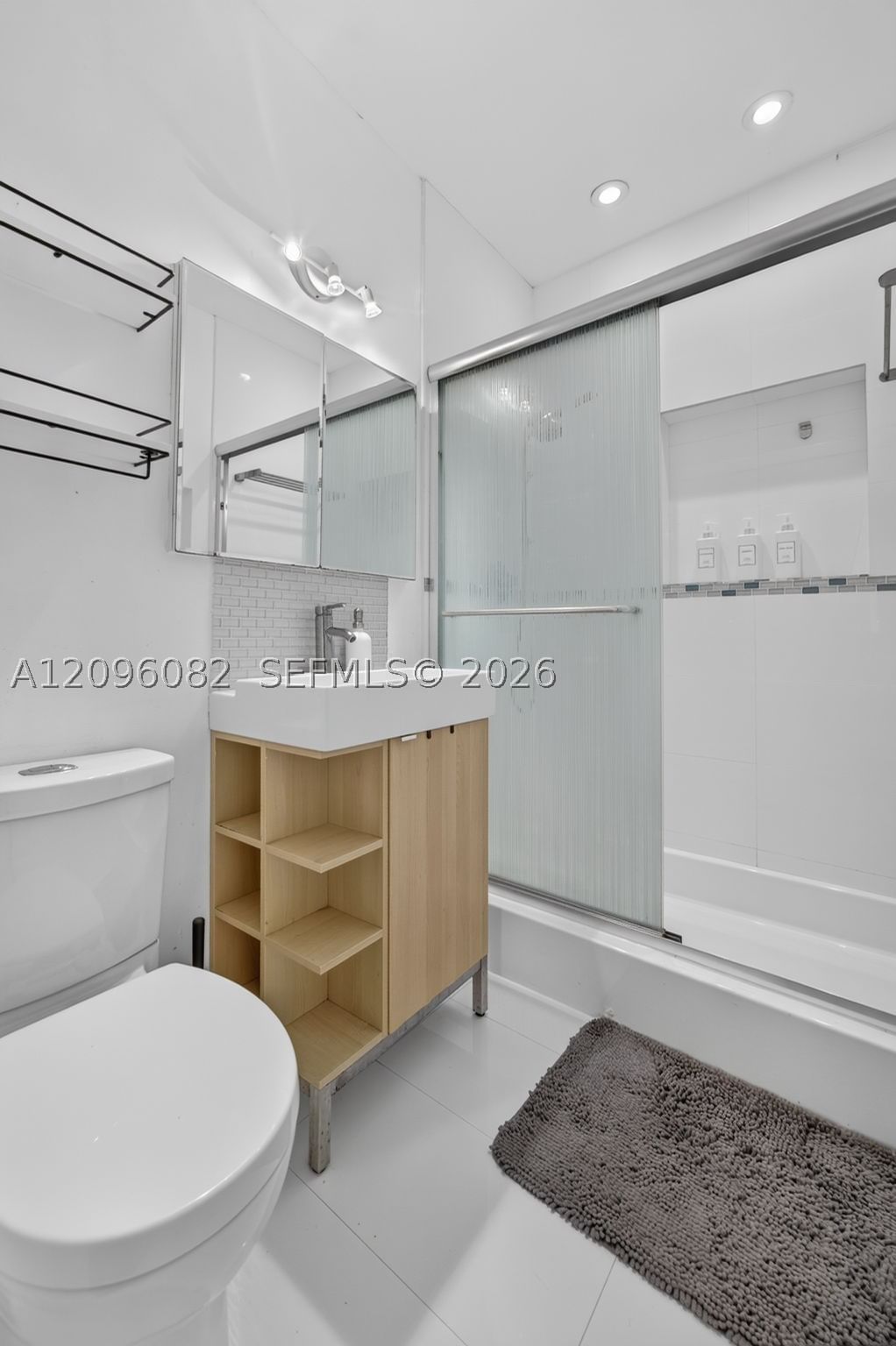 Real estate property located at 2611 19th Ter, Miami-dade, Grapeland Park, Miami, FL
