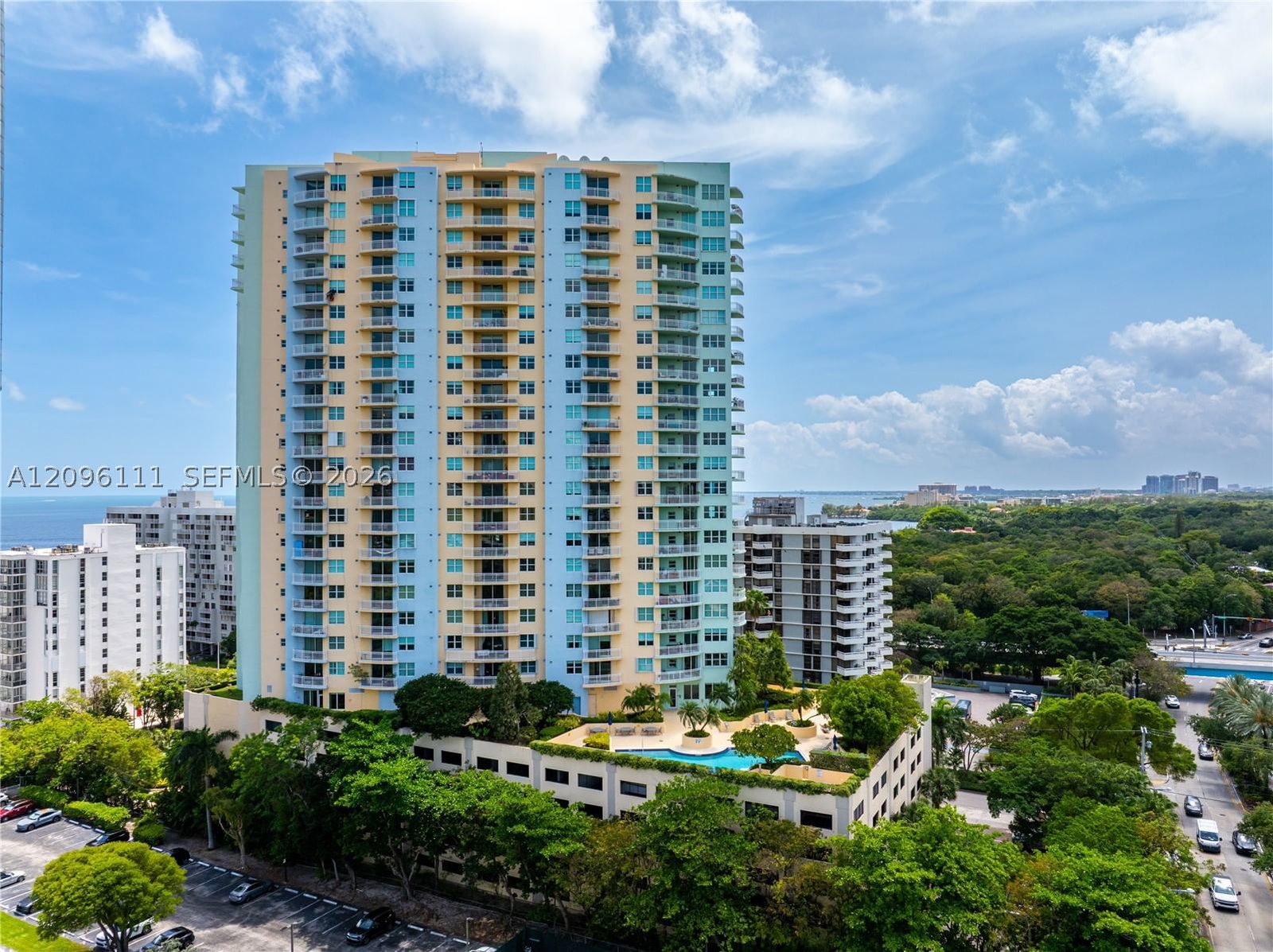Real estate property located at 2475 Brickell Ave #2206, Miami-dade, The Metropolitan Condo, Miami, FL