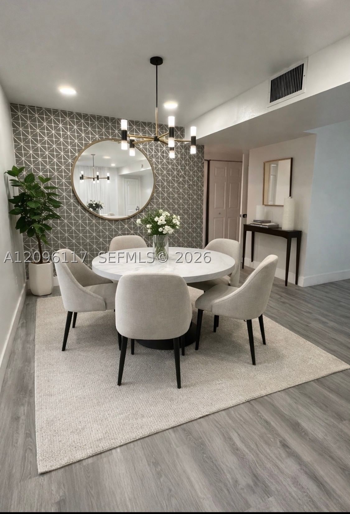 Real estate property located at 7100 17 #111, Broward, Omega Condo No 3, Plantation, FL