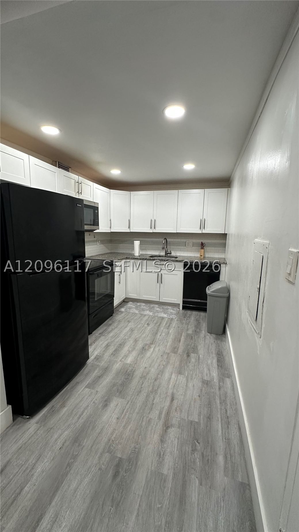 Real estate property located at 7100 17 #111, Broward, Omega Condo No 3, Plantation, FL
