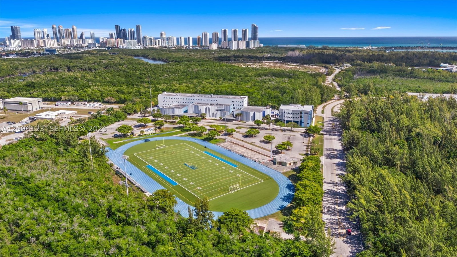 Real estate property located at 14951 Royal Oaks Ln #2008, Miami-dade, The Oaks I Condo, North Miami, FL