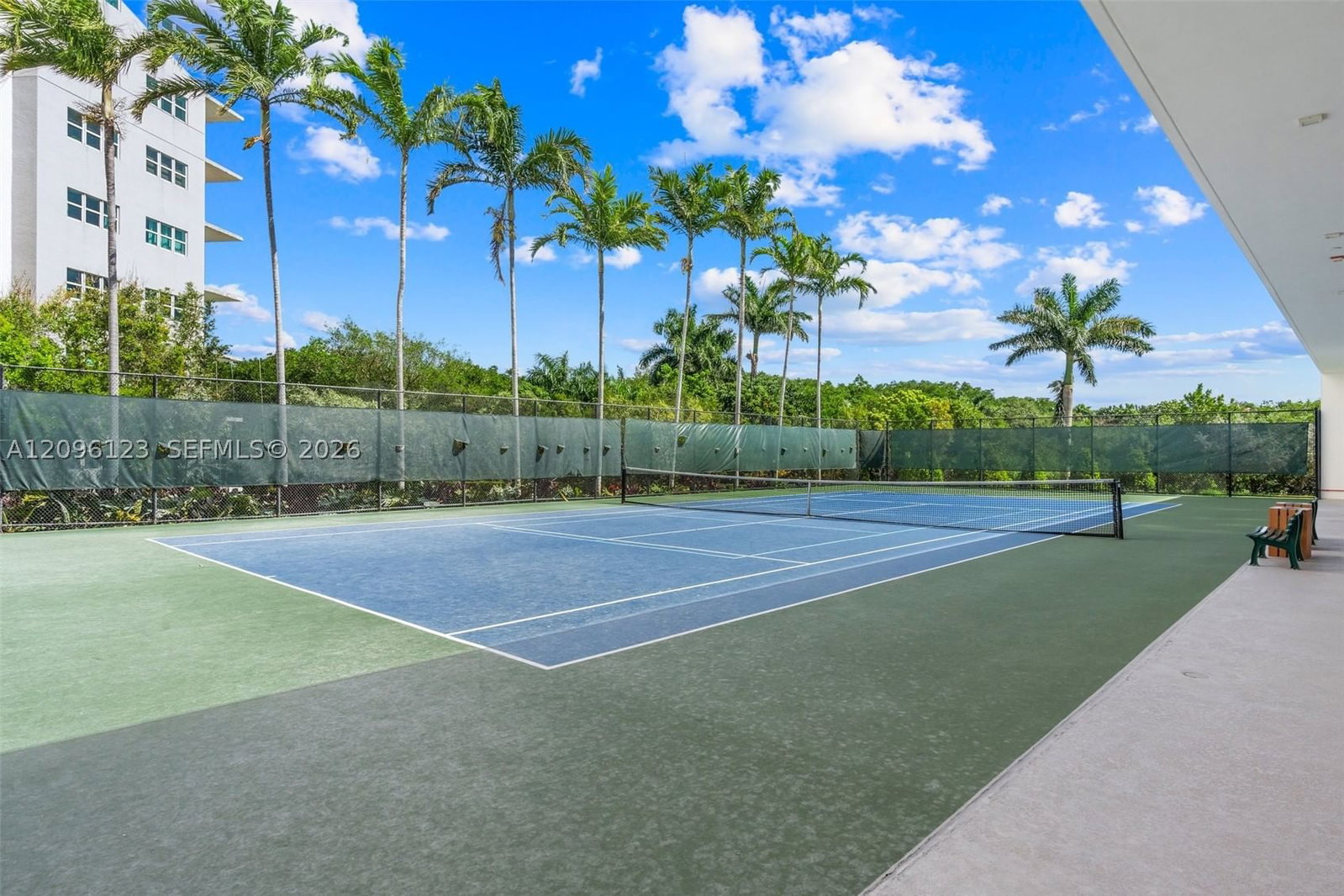 Real estate property located at 14951 Royal Oaks Ln #2008, Miami-dade, The Oaks I Condo, North Miami, FL