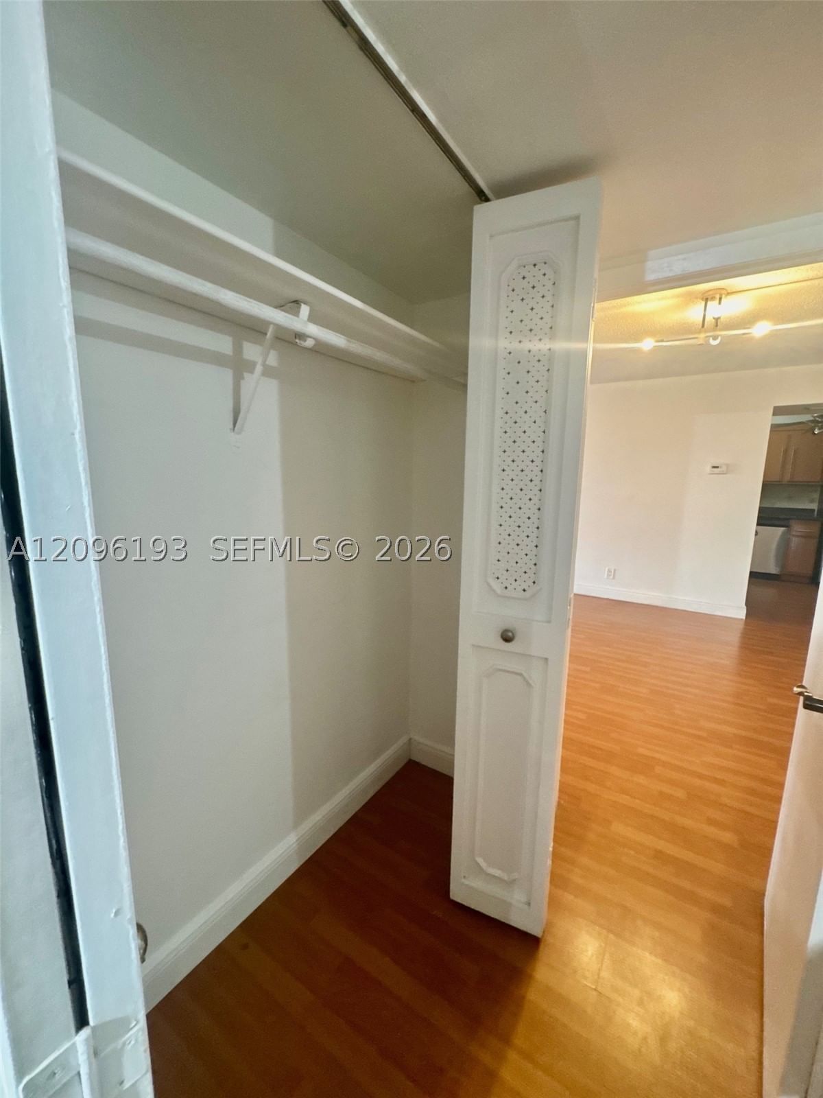 Real estate property located at 3475 Country Club Dr #601, Miami-dade, Ensenada Condo Bldg E-ii, Aventura, FL