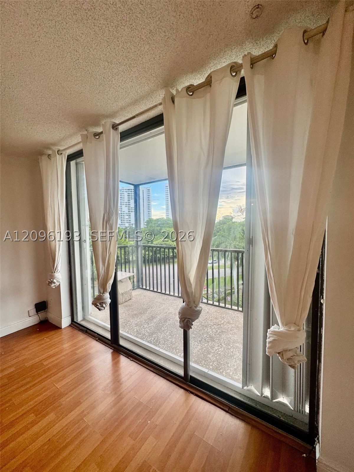 Real estate property located at 3475 Country Club Dr #601, Miami-dade, Ensenada Condo Bldg E-ii, Aventura, FL