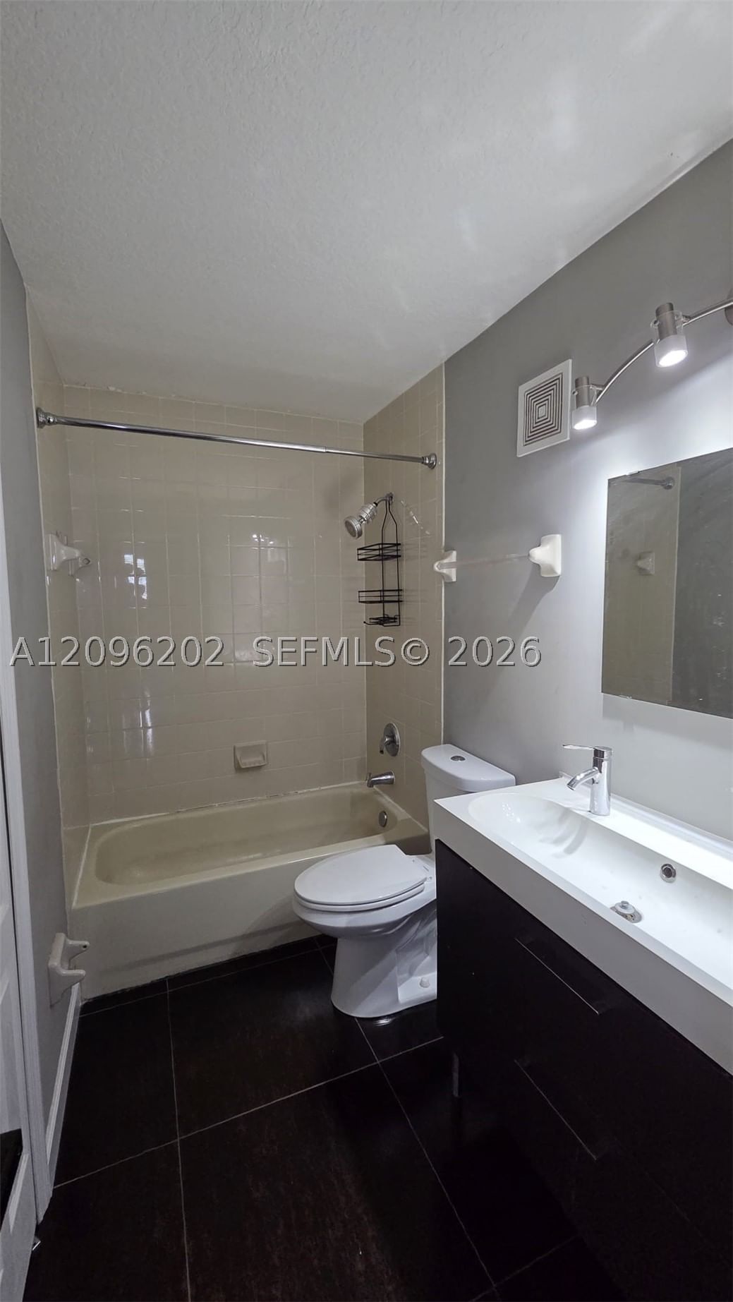 Real estate property located at 4331 160th Ave #218, Broward, Courtyards Three Condo, Miramar, FL