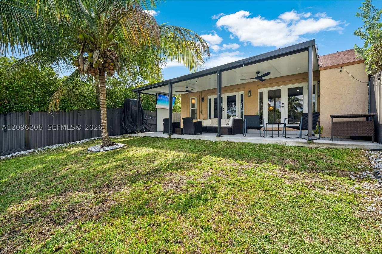 Real estate property located at 7823 148th Ave, Miami-dade, Peninsula Homes Condo No, Miami, FL