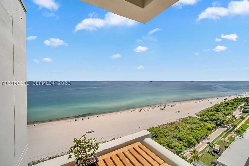 Real estate property located at 5701 Collins Ave PH14, Miami-dade, Arlen Beach Condo, Miami Beach, FL