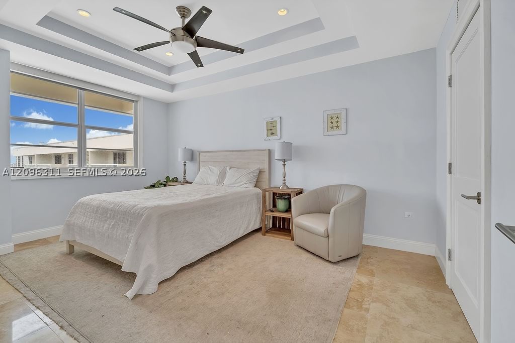 Real estate property located at 5701 Collins Ave PH14, Miami-dade, Arlen Beach Condo, Miami Beach, FL