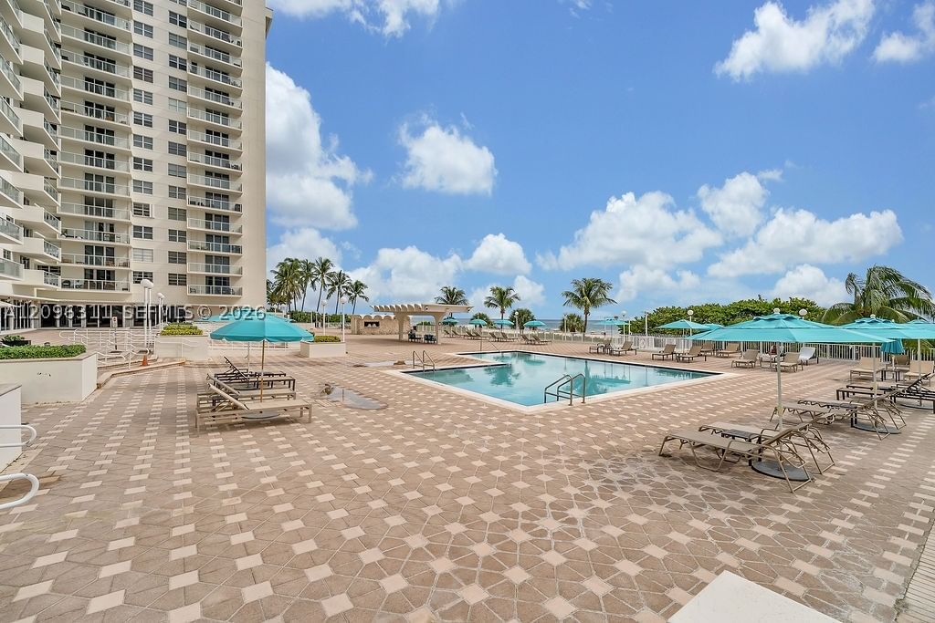 Real estate property located at 5701 Collins Ave PH14, Miami-dade, Arlen Beach Condo, Miami Beach, FL