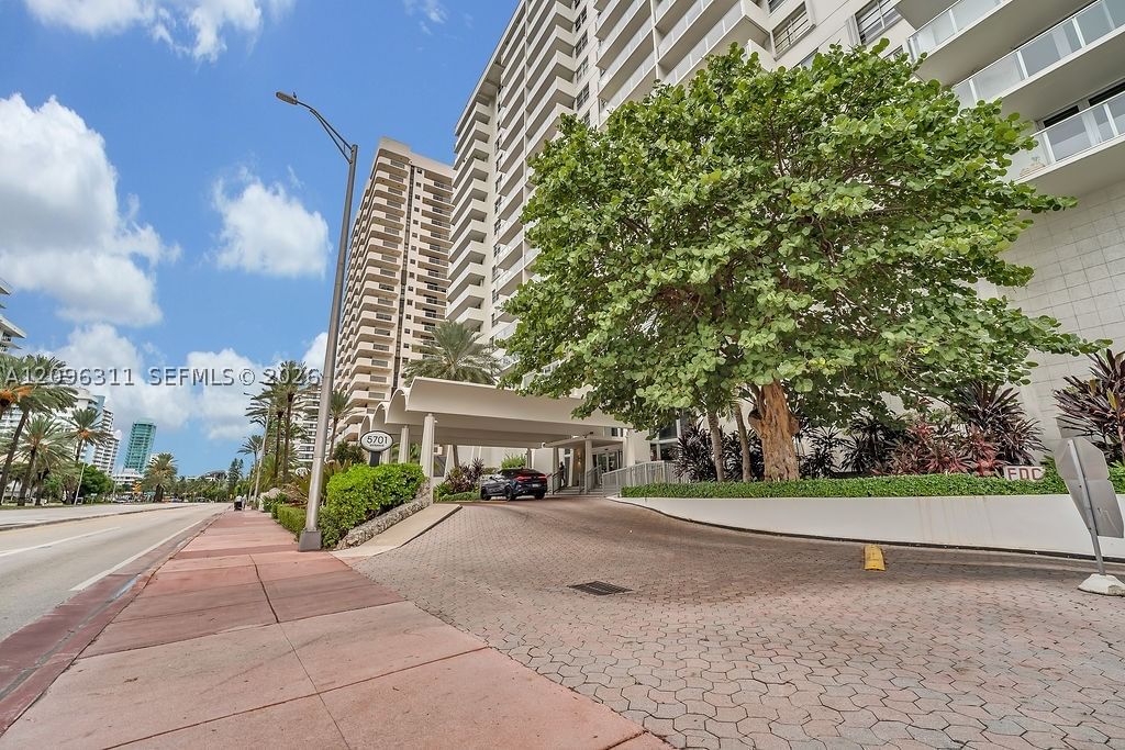 Real estate property located at 5701 Collins Ave PH14, Miami-dade, Arlen Beach Condo, Miami Beach, FL