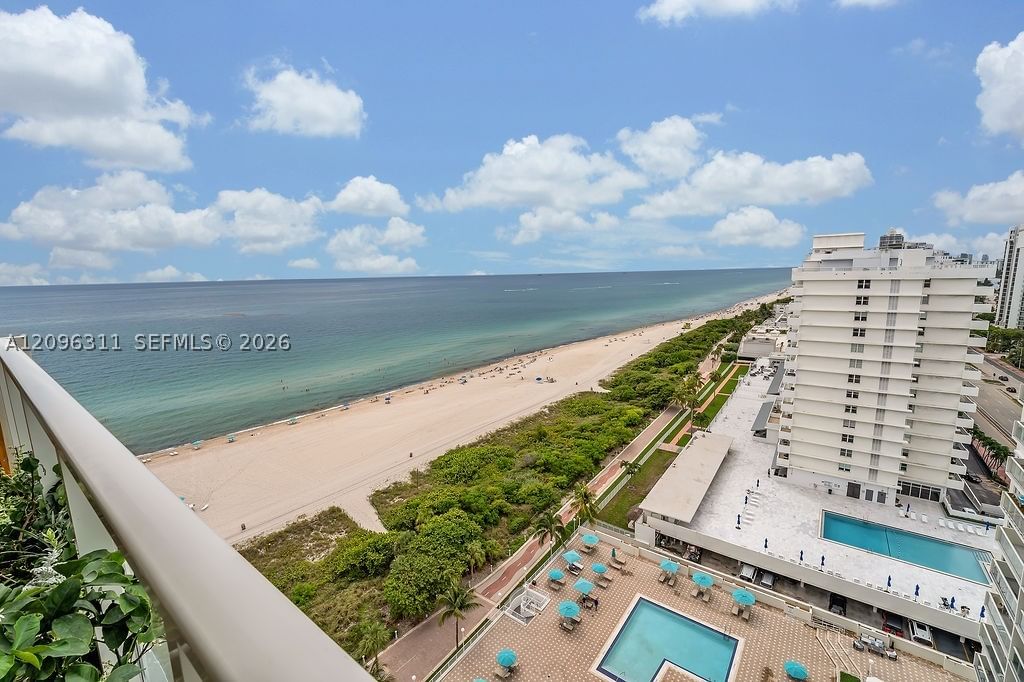 Real estate property located at 5701 Collins Ave PH14, Miami-dade, Arlen Beach Condo, Miami Beach, FL