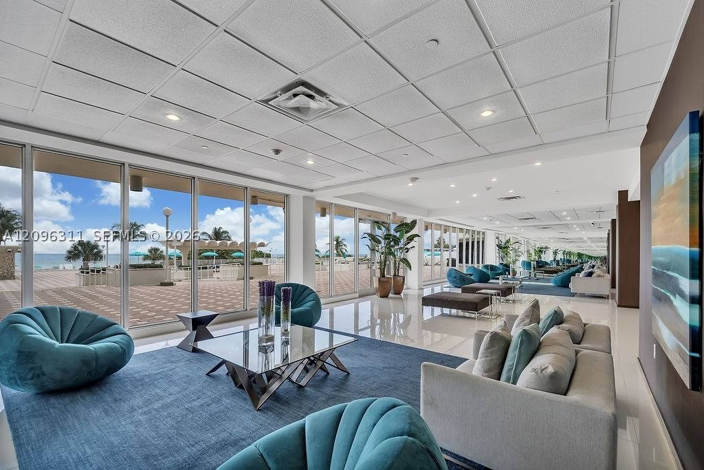 Real estate property located at 5701 Collins Ave PH14, Miami-dade, Arlen Beach Condo, Miami Beach, FL