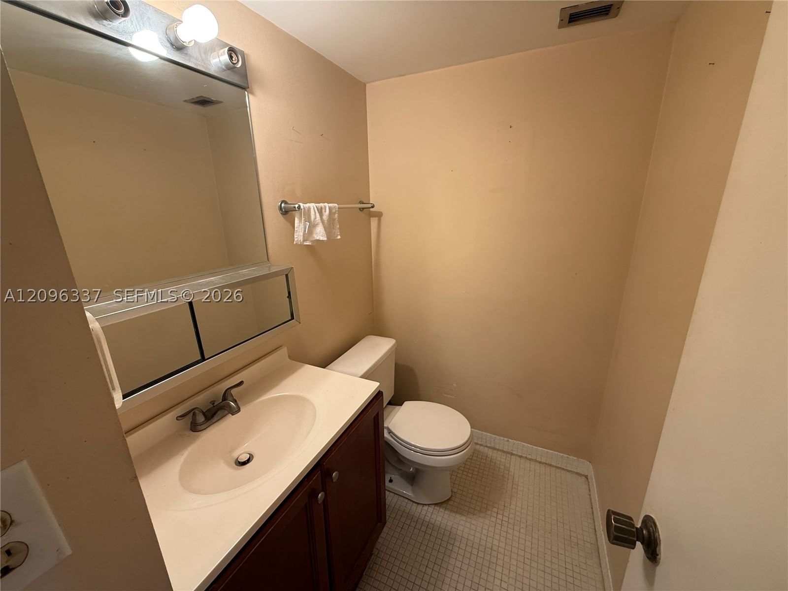 Real estate property located at 13155 Ixora Ct #1110, Miami-dade, Keystone Harbor Club Cond, North Miami, FL