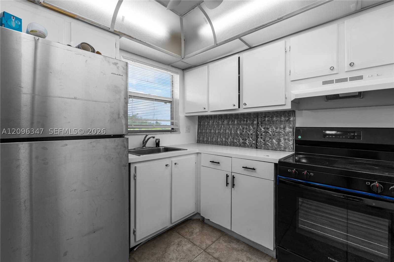 Real estate property located at 8450 Sunrise Lakes Blvd #306, Broward, Sunrise Lakes 51 Condo, Sunrise, FL