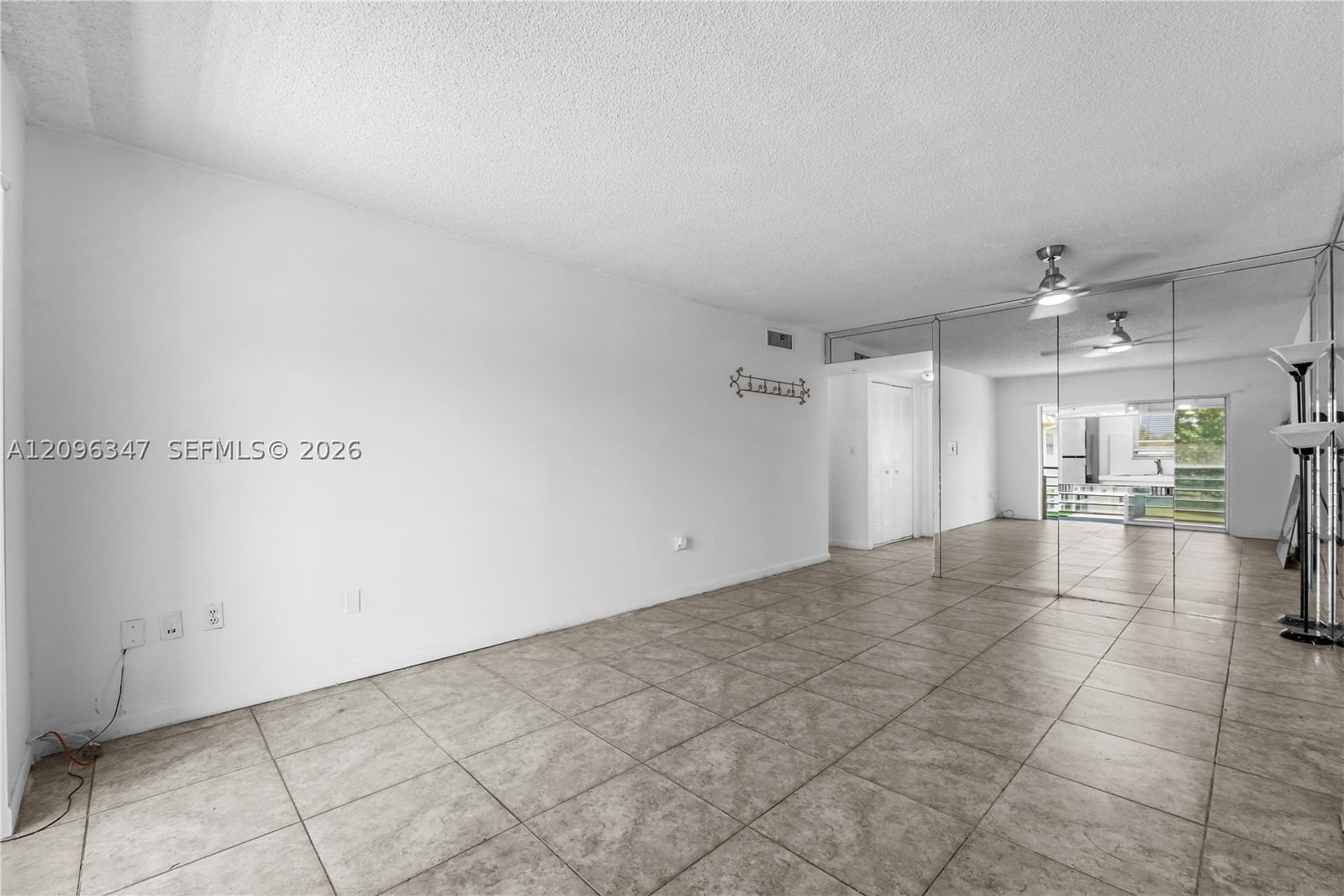 Real estate property located at 8450 Sunrise Lakes Blvd #306, Broward, Sunrise Lakes 51 Condo, Sunrise, FL