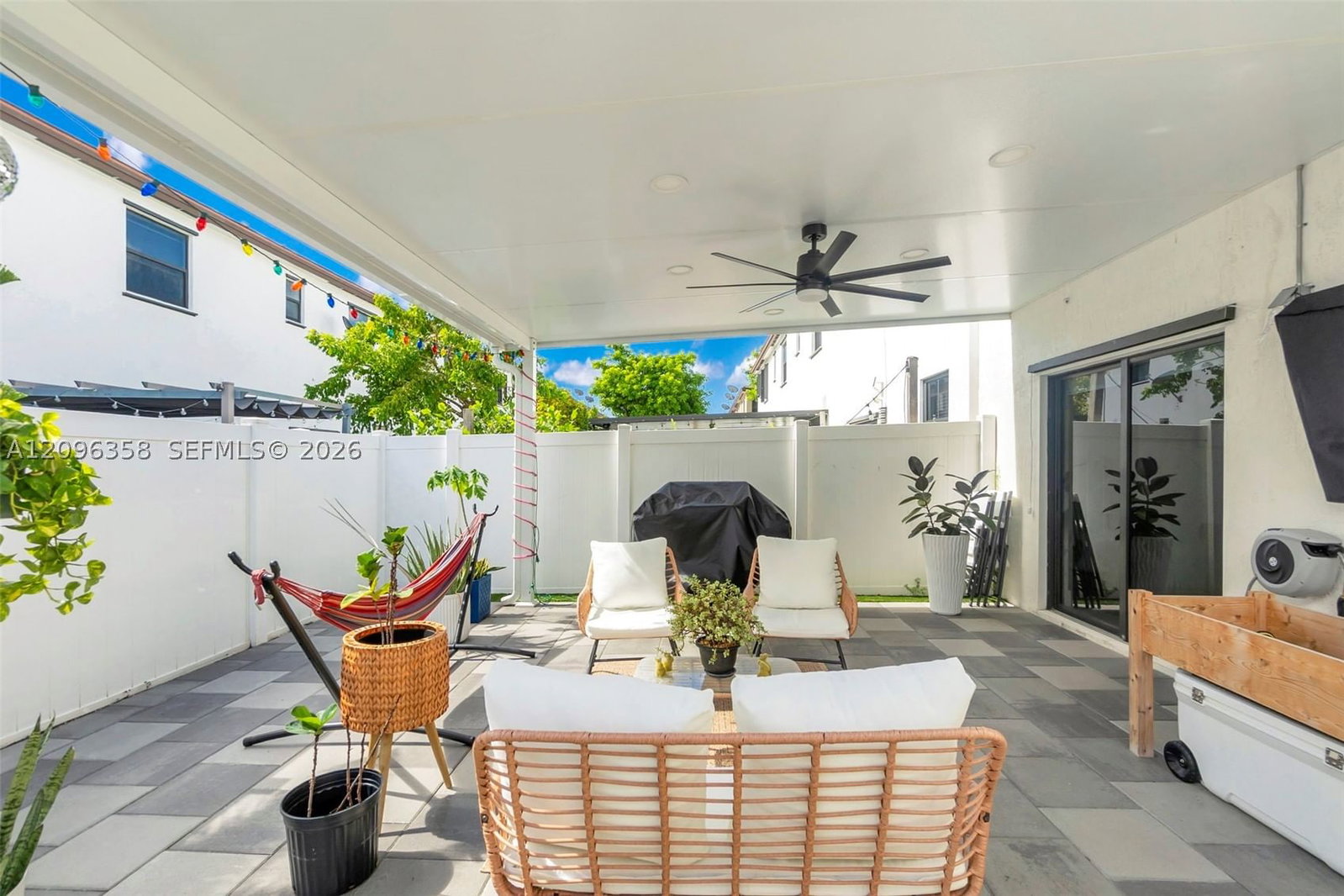 Real estate property located at 10615 34th Ct, Miami-dade, Aquabella Section Two, Hialeah, FL
