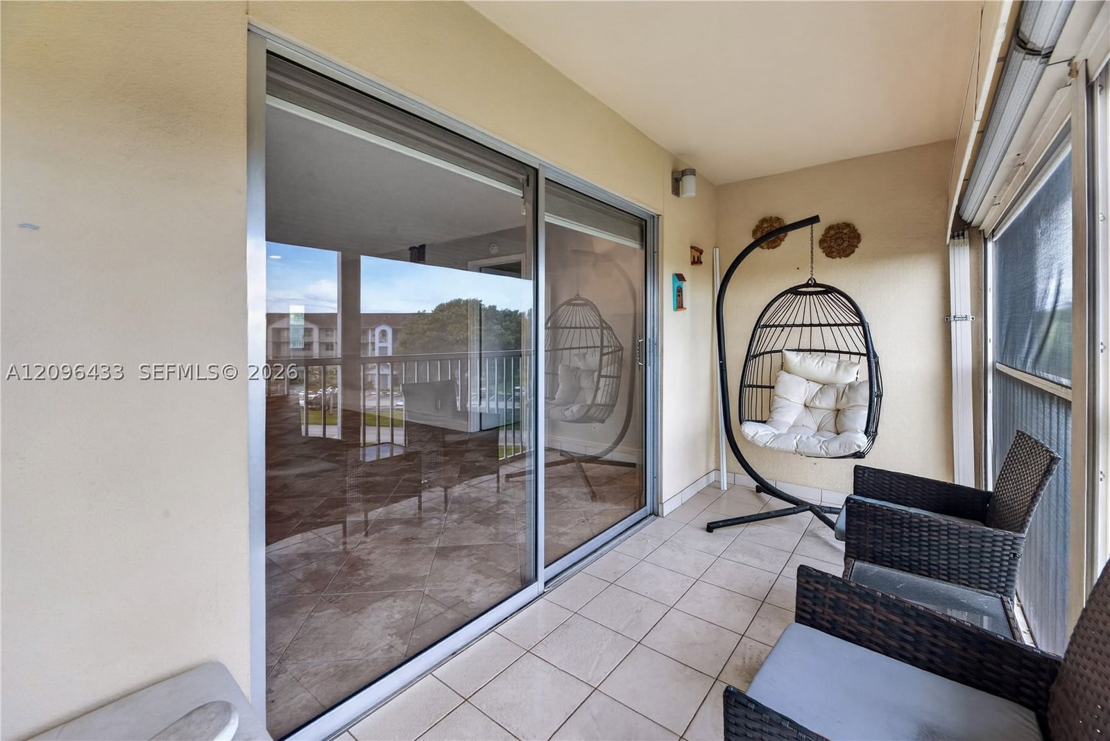 Real estate property located at 1401 128th Ter #405H, Broward, Cambridge At Century Villa, Pembroke Pines, FL