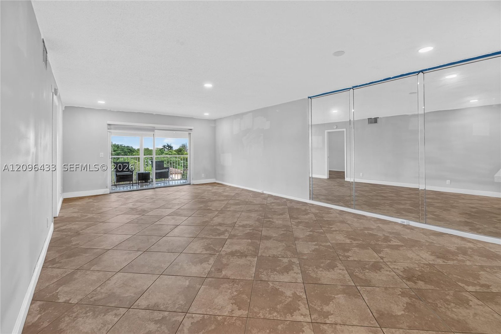 Real estate property located at 1401 128th Ter #405H, Broward, Cambridge At Century Villa, Pembroke Pines, FL