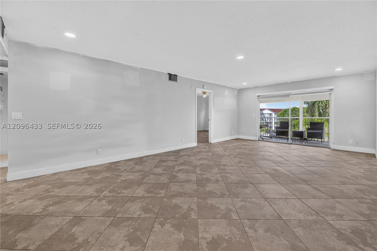 Real estate property located at 1401 128th Ter #405H, Broward, Cambridge At Century Villa, Pembroke Pines, FL