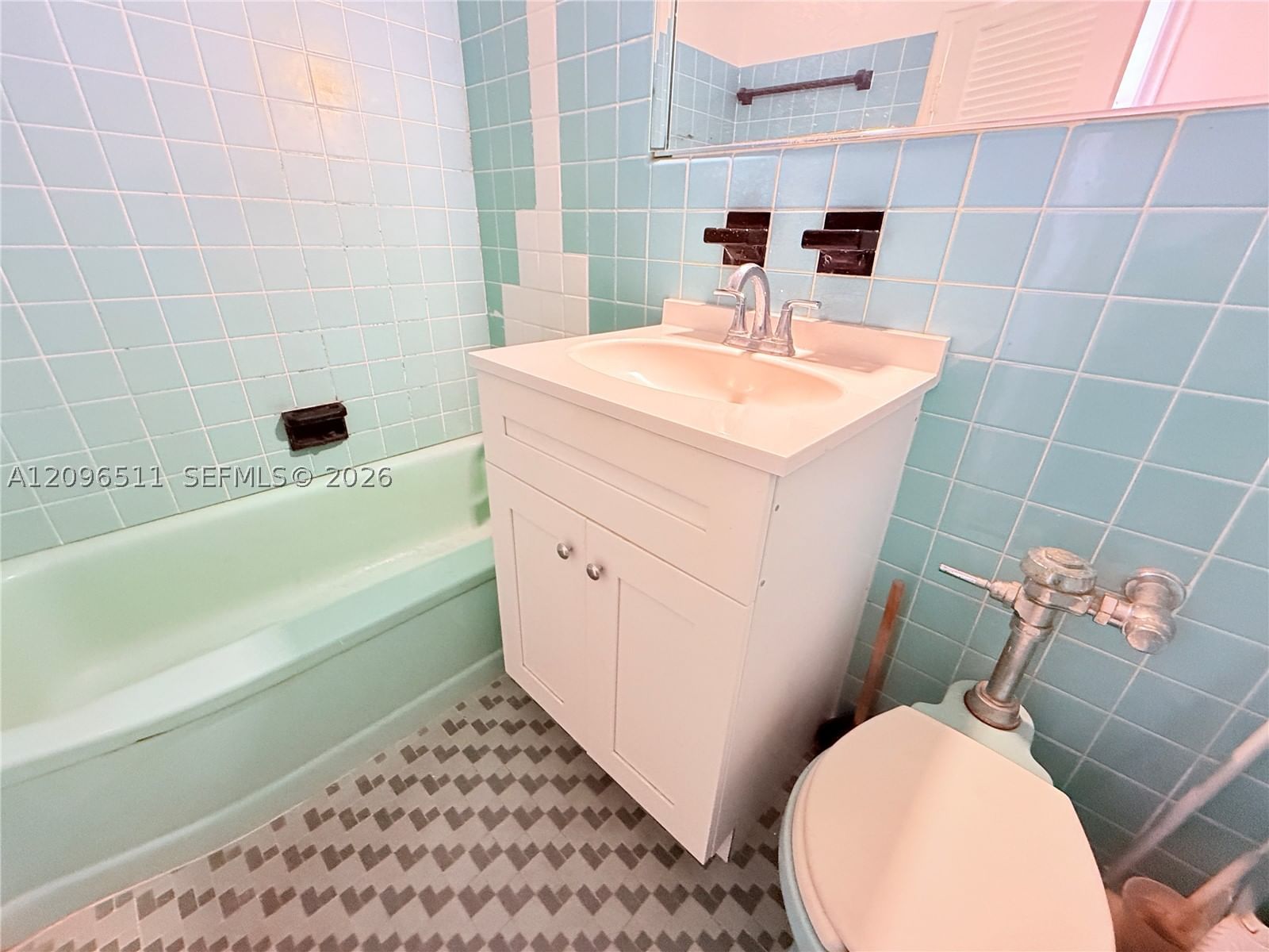 Real estate property located at 255 24th St #435, Miami-dade, Mantell, Miami Beach, FL