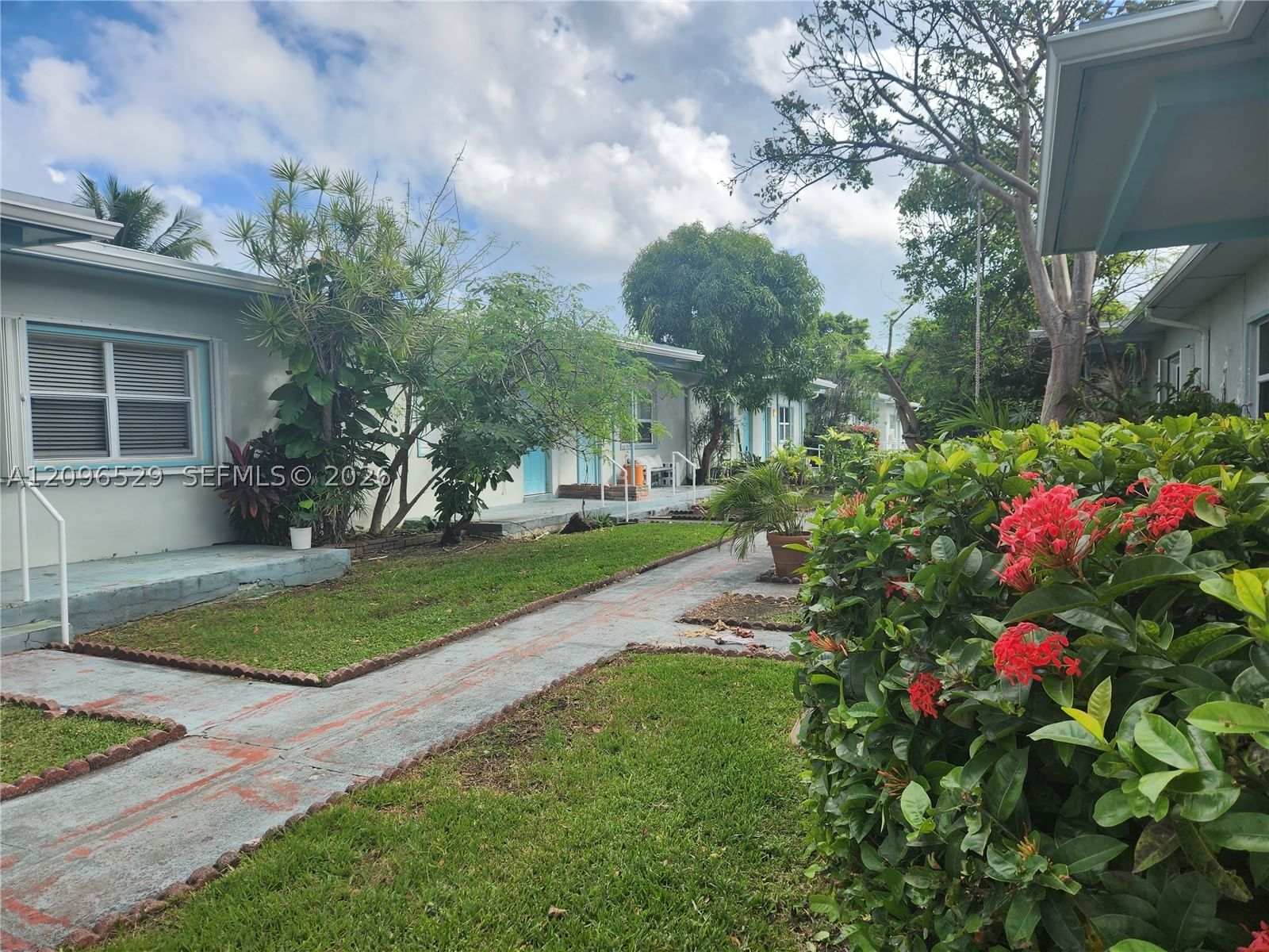 Real estate property located at 1239 Marseille Dr #4, Miami-dade, Marseilles Deco Condo, Miami Beach, FL