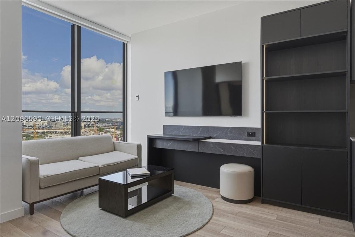 Real estate property located at 20 11th St #2411, Miami-dade, Miami North, Miami, FL
