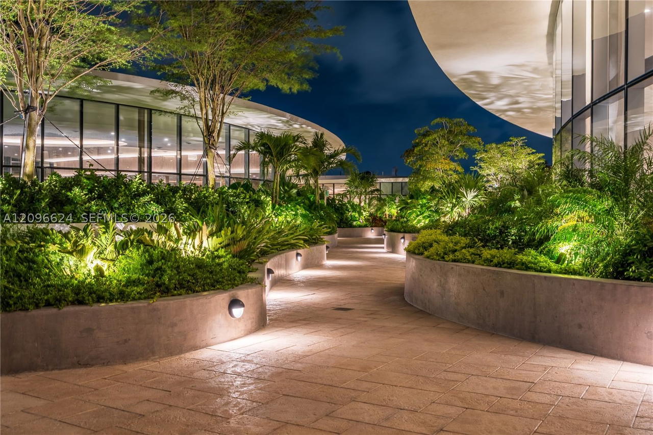 Real estate property located at 700 24th St #1802, Miami-dade, Aria Reserve, Miami, FL
