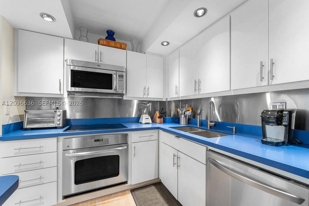 Real estate property located at 2000 Towerside Ter #710, Miami-dade, Towers Of Quayside Condo, Miami, FL