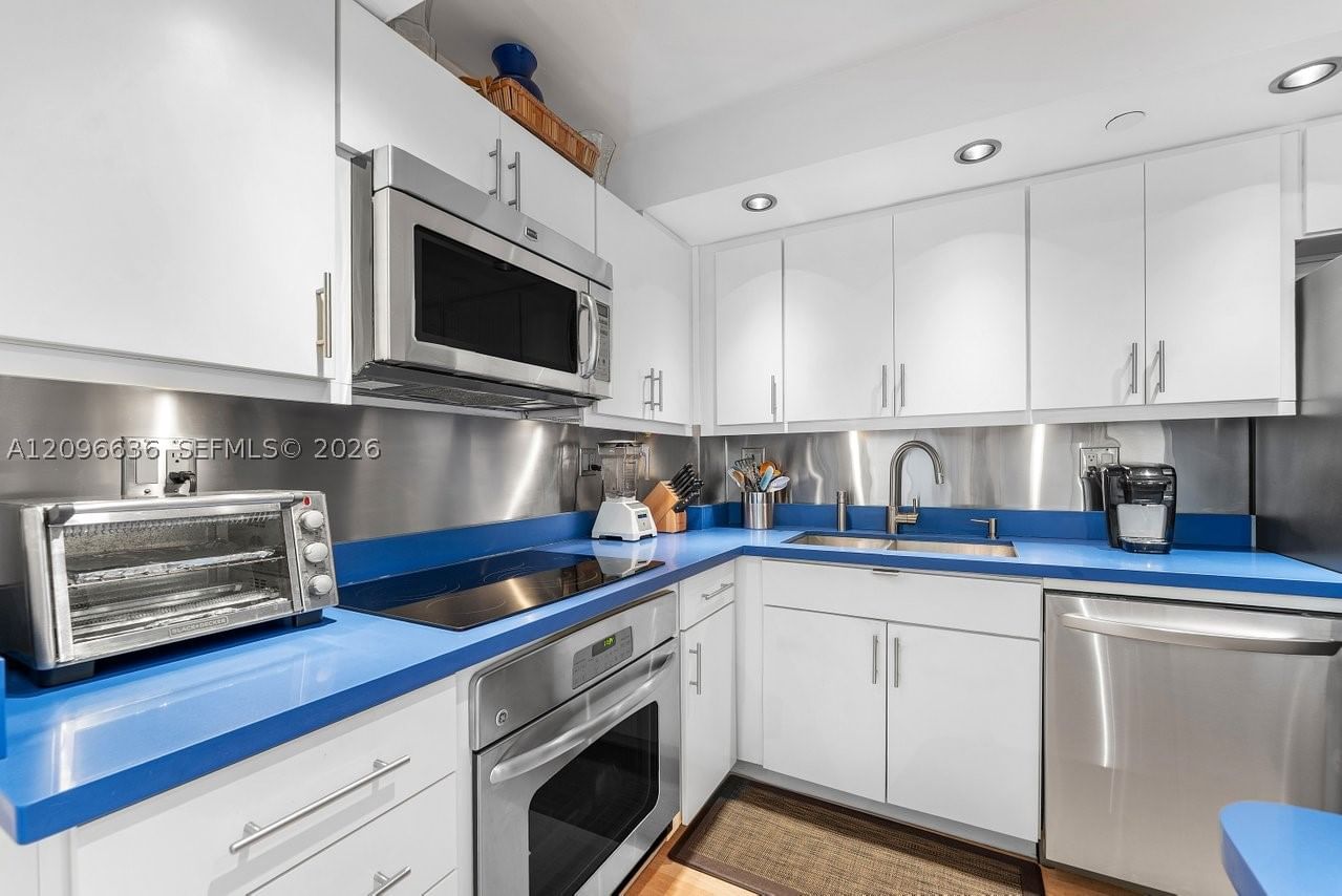 Real estate property located at 2000 Towerside Ter #710, Miami-dade, Towers Of Quayside Condo, Miami, FL