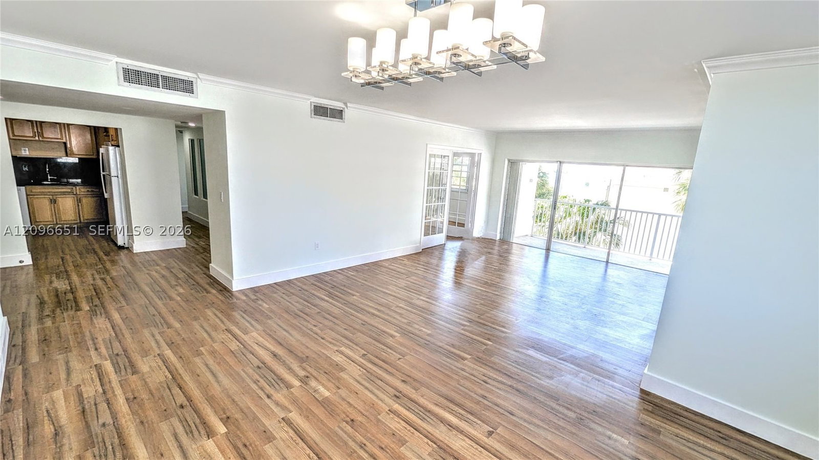 Real estate property located at 300 Bayview Dr #206, Miami-dade, Arlen House Condo, Sunny Isles Beach, FL