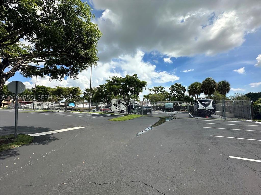 Real estate property located at 11302 132nd Ct West, Miami-dade, Host Crossings, Miami, FL