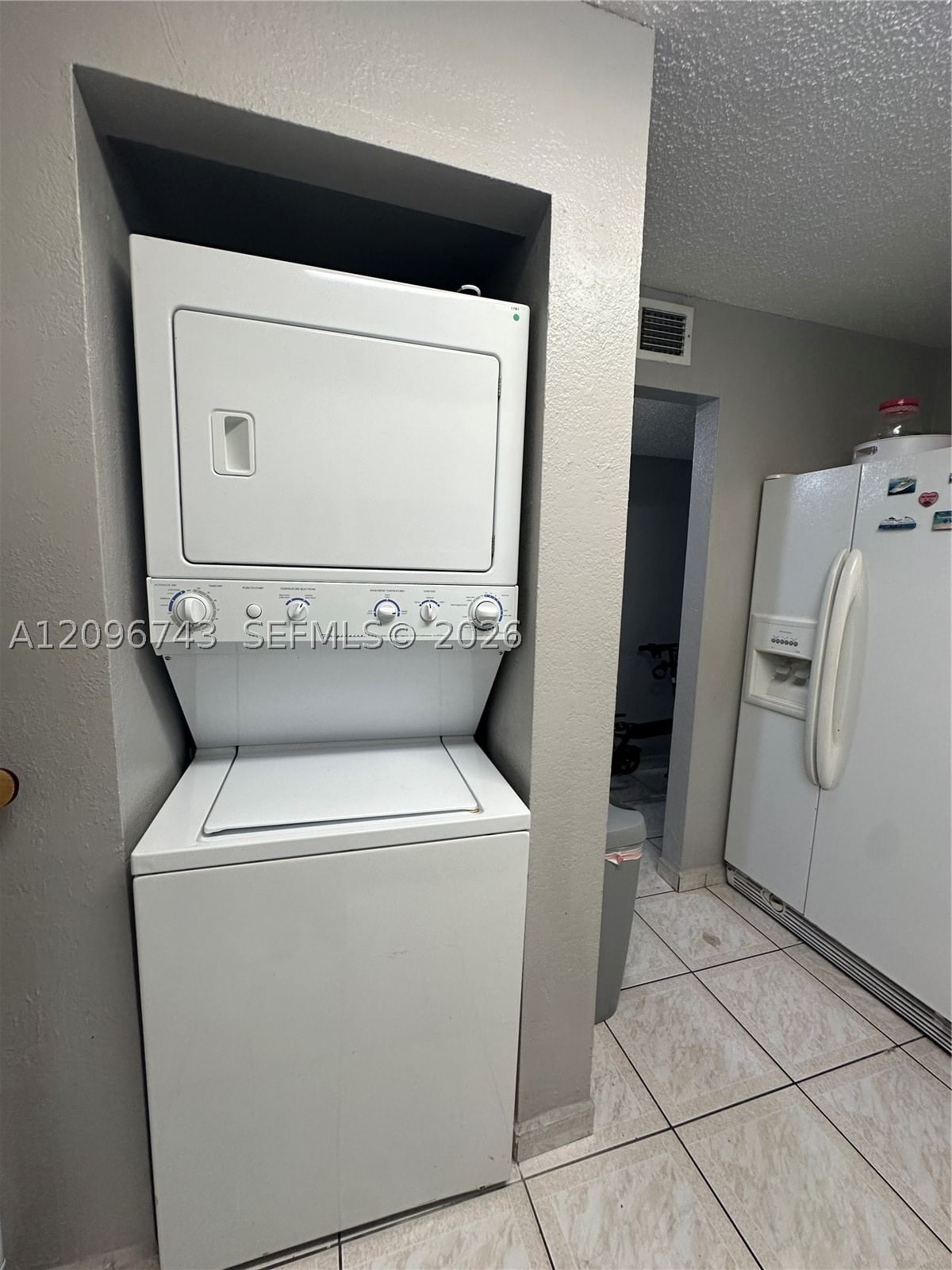 Real estate property located at 10000 80th Ct #2424, Miami-dade, Samari Lake East Condo, Hialeah Gardens, FL