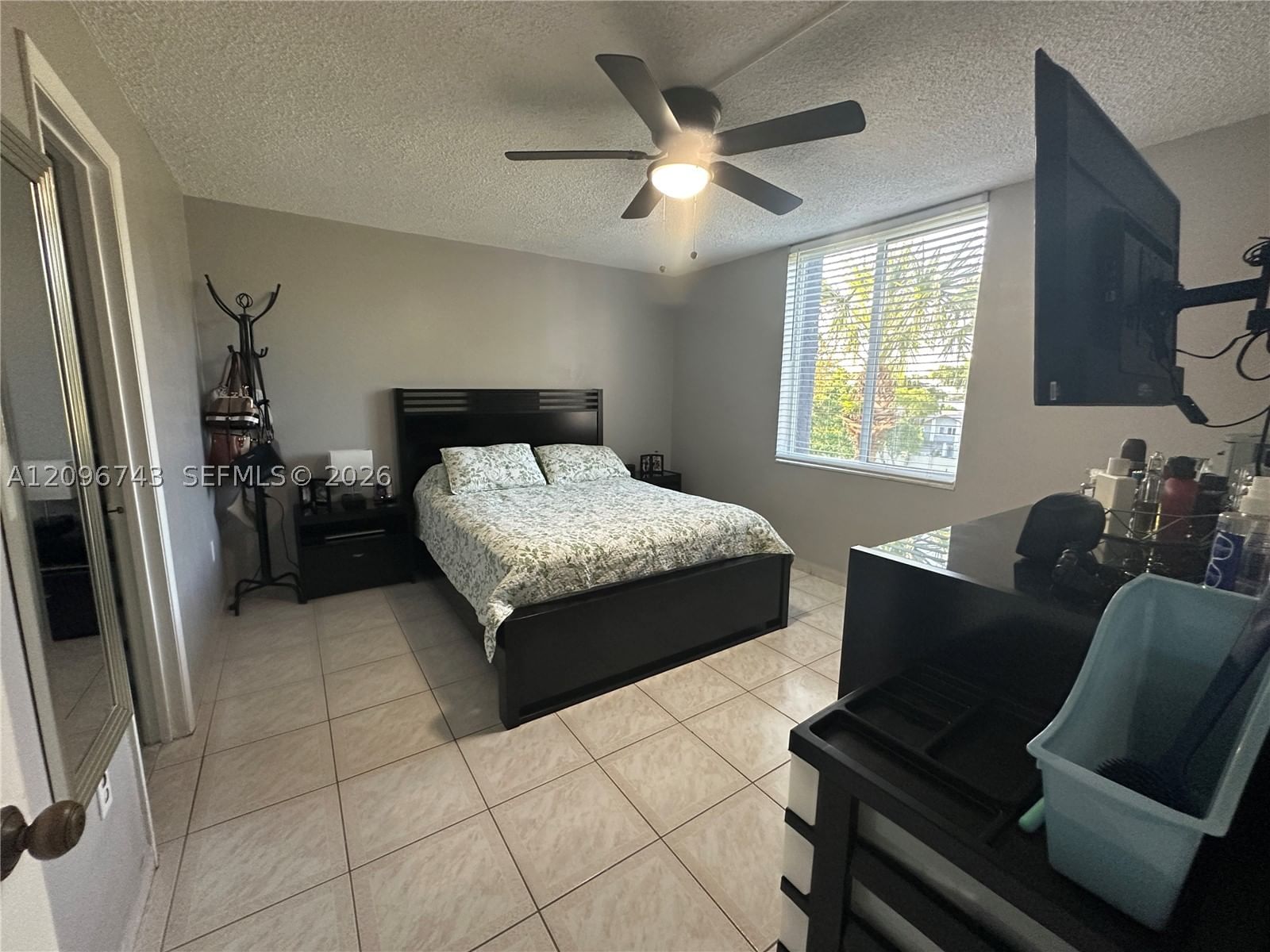 Real estate property located at 10000 80th Ct #2424, Miami-dade, Samari Lake East Condo, Hialeah Gardens, FL