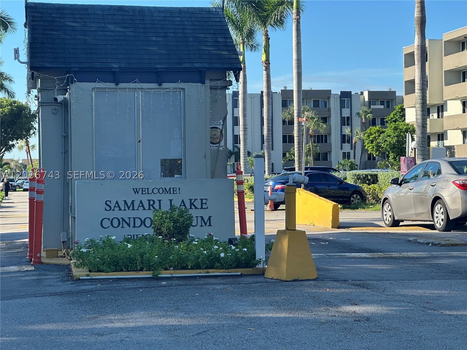 Real estate property located at 10000 80th Ct #2424, Miami-dade, Samari Lake East Condo, Hialeah Gardens, FL