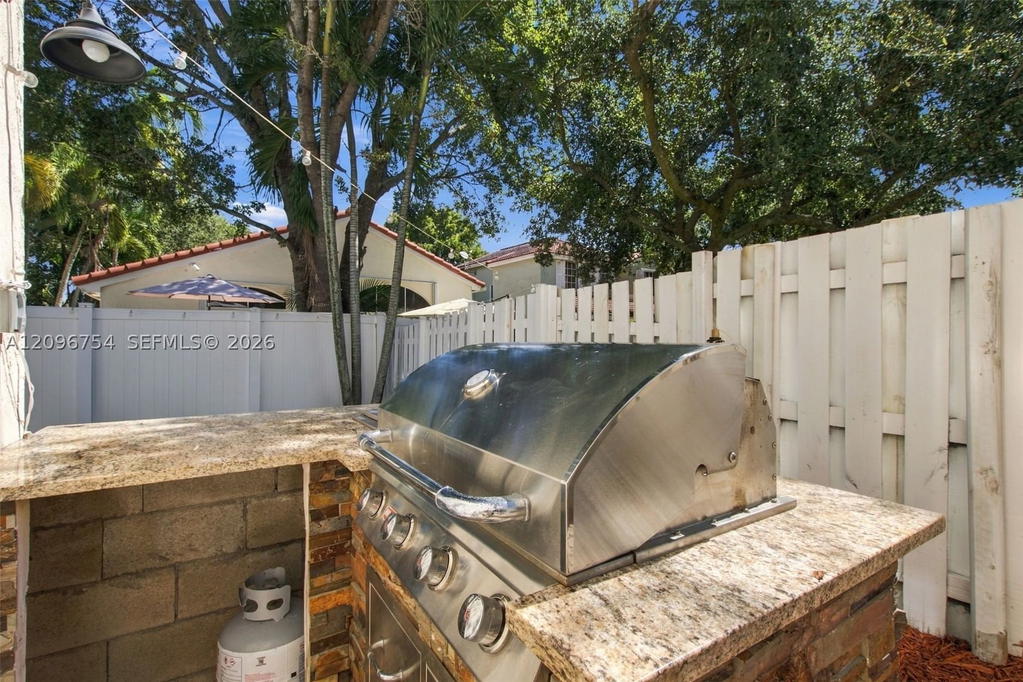 Real estate property located at 967 Azure Ln, Broward, Sector 5 Parcel, Weston, FL