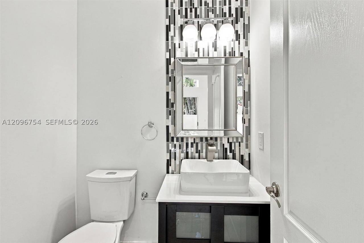 Real estate property located at 967 Azure Ln, Broward, Sector 5 Parcel, Weston, FL
