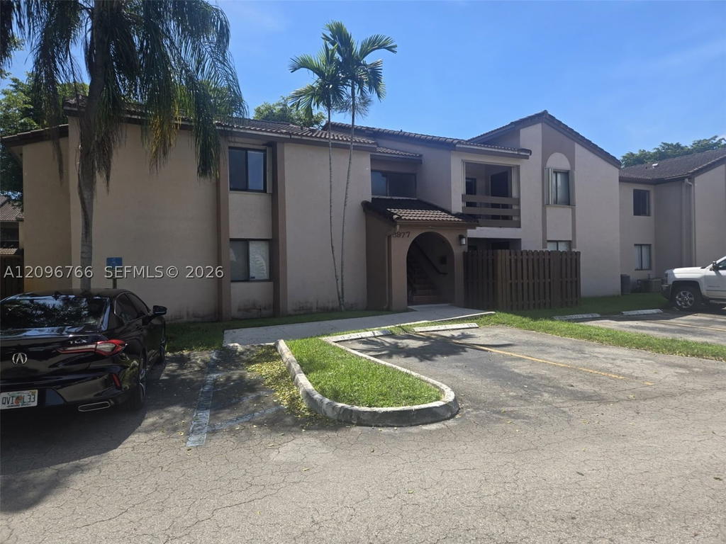 Real estate property located at 8977 123rd Ct #104, Miami-dade, Kenland Walk Condo Ii, Miami, FL