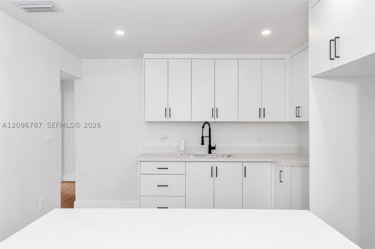 Real estate property located at 1046 Jann Ave, Miami-dade, Plat No 1 Opa Locka, Opa Locka, FL