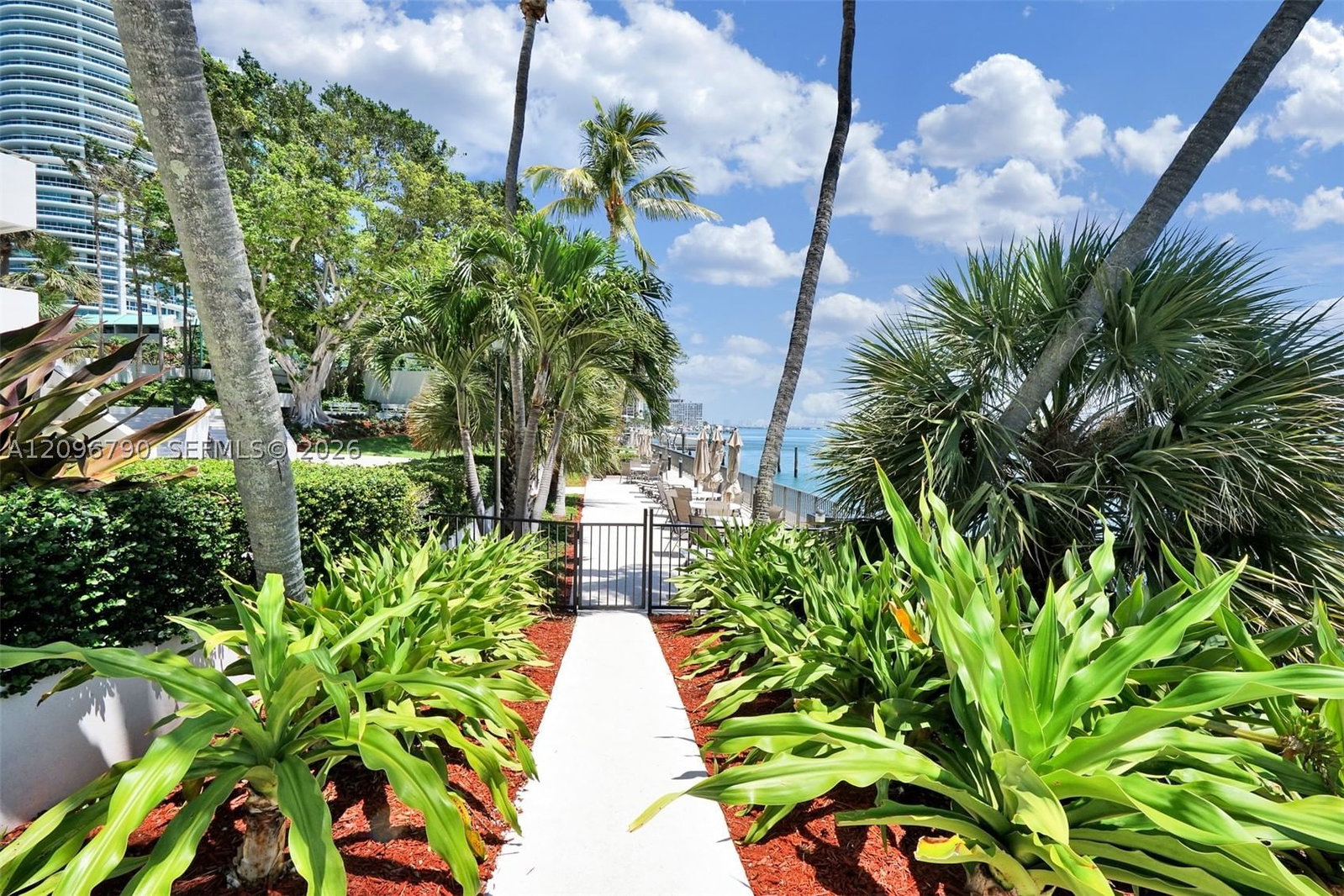 Real estate property located at 2333 Brickell Ave #1007, Miami-dade, Brickell Bay Club Condo, Miami, FL
