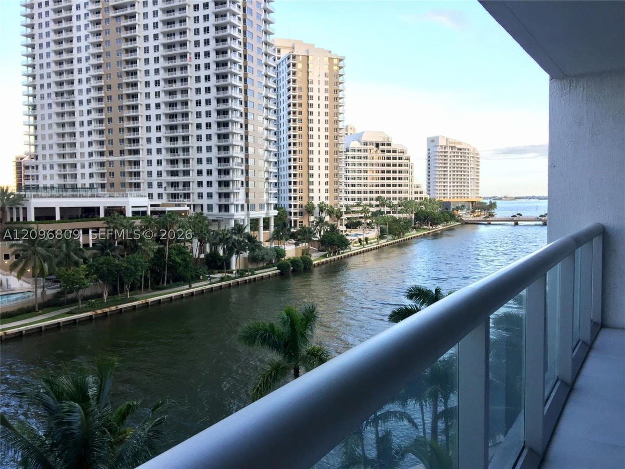 Real estate property located at 465 Brickell Ave #617, Miami-dade, Iconbrickell Condo, Miami, FL