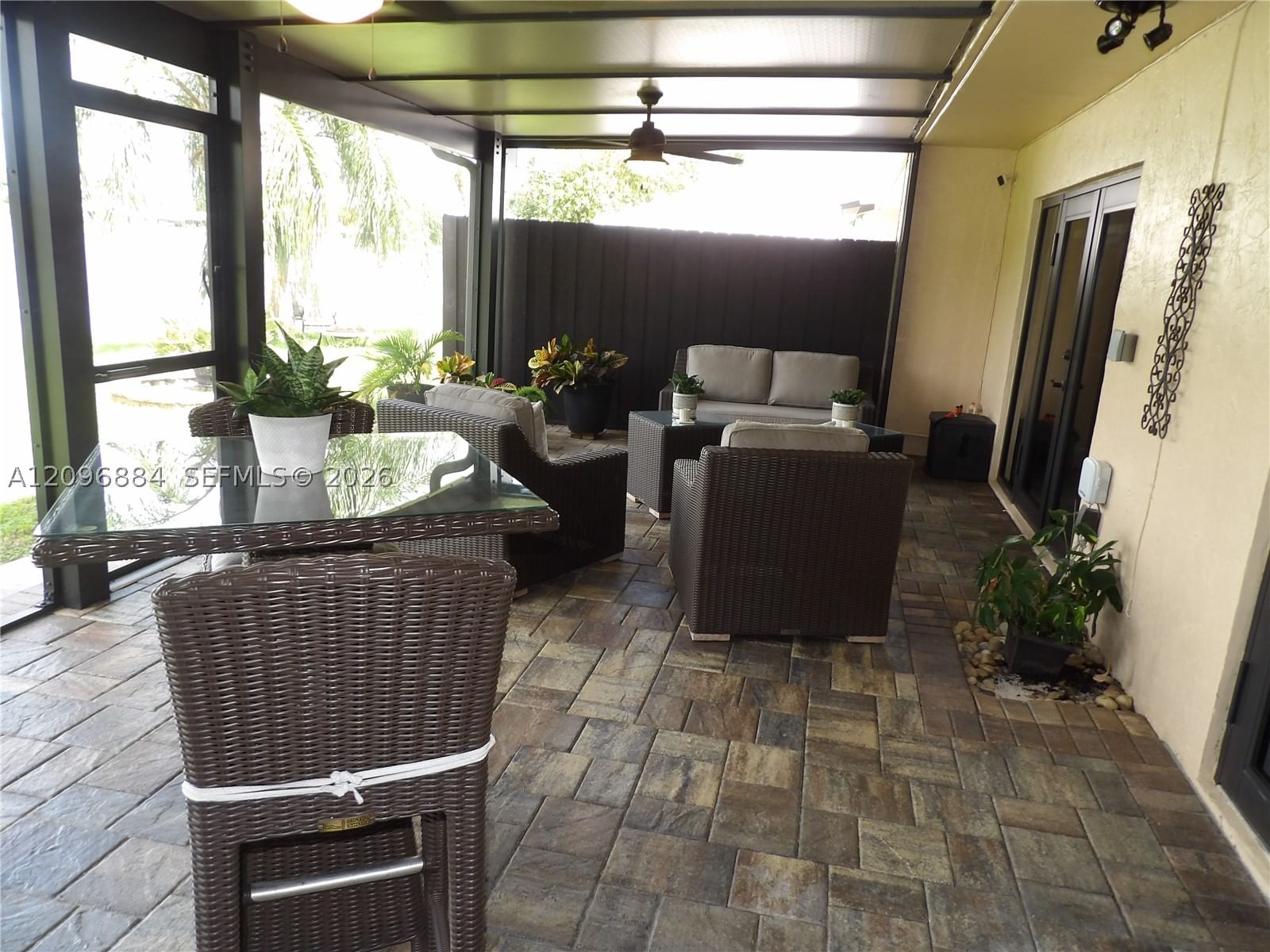 Real estate property located at 19406 Lake Dr, Miami-dade, Royal Singapore Lake, Hialeah, FL