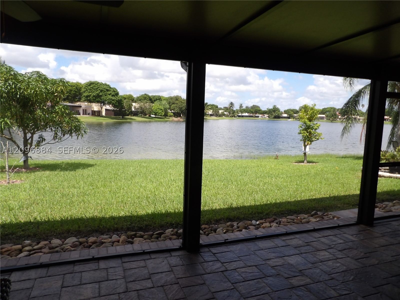 Real estate property located at 19406 Lake Dr, Miami-dade, Royal Singapore Lake, Hialeah, FL