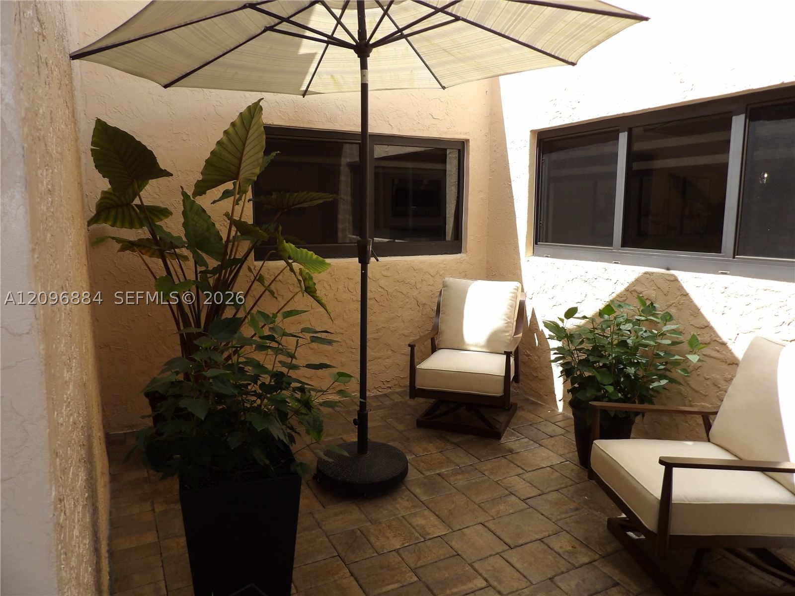 Real estate property located at 19406 Lake Dr, Miami-dade, Royal Singapore Lake, Hialeah, FL