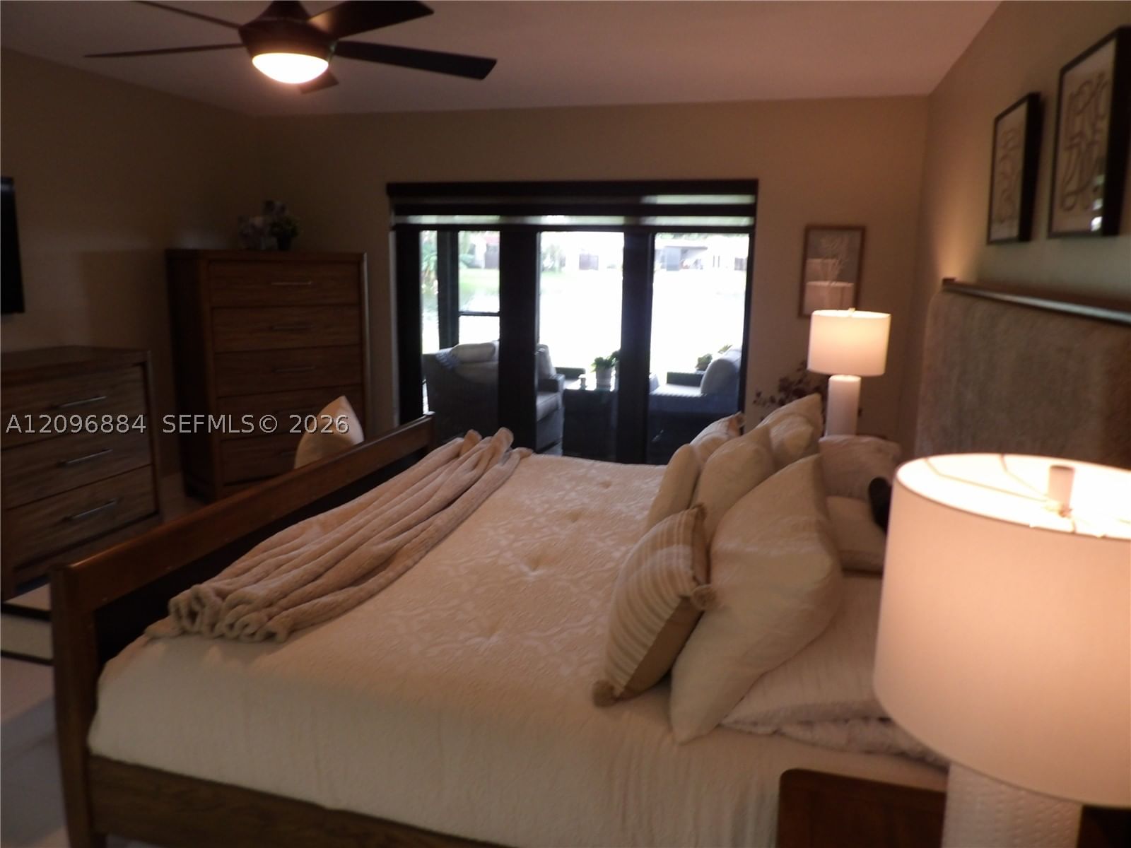 Real estate property located at 19406 Lake Dr, Miami-dade, Royal Singapore Lake, Hialeah, FL