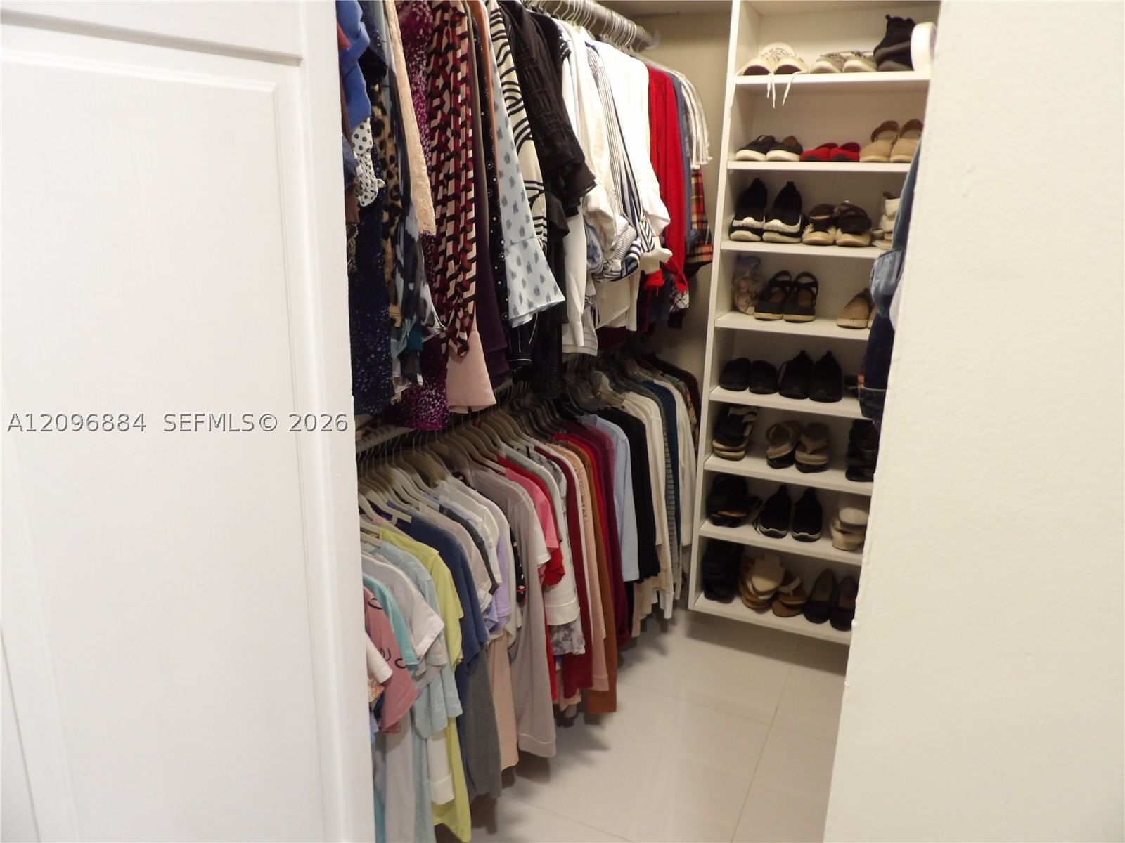 Real estate property located at 19406 Lake Dr, Miami-dade, Royal Singapore Lake, Hialeah, FL